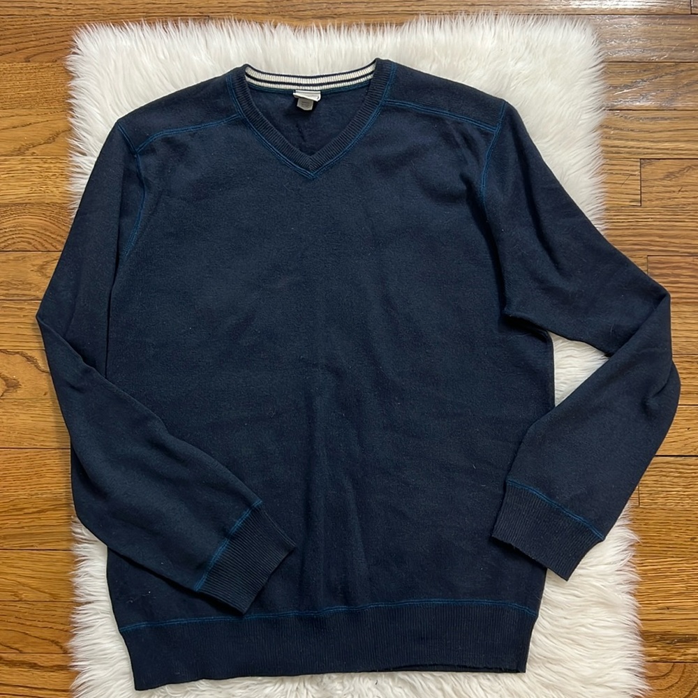 Old Navy V-neck navy blue sweater